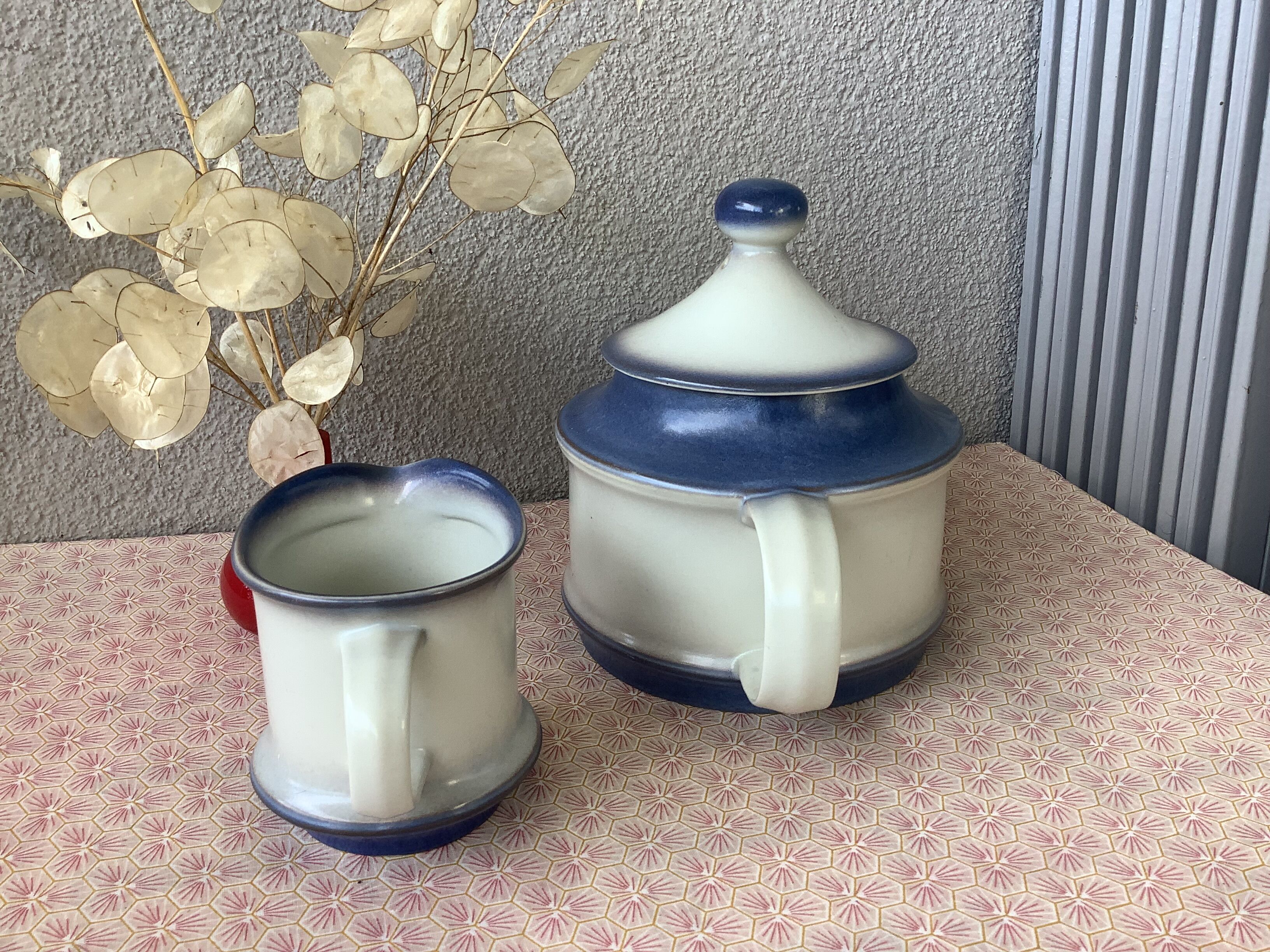 Teapot Goebel country Auvergne - Oeslauer Manufaktur and milk jug