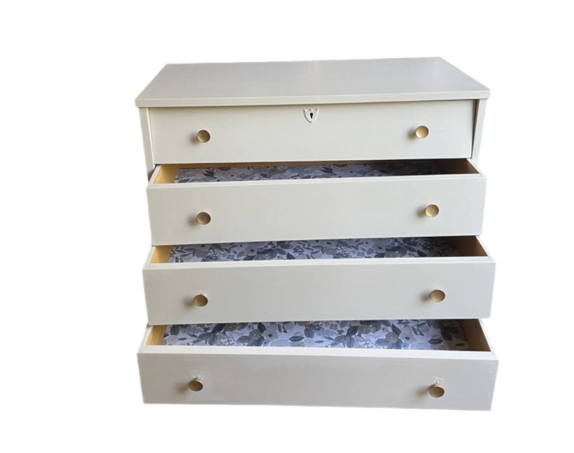 Vintage 1970s chest of drawers