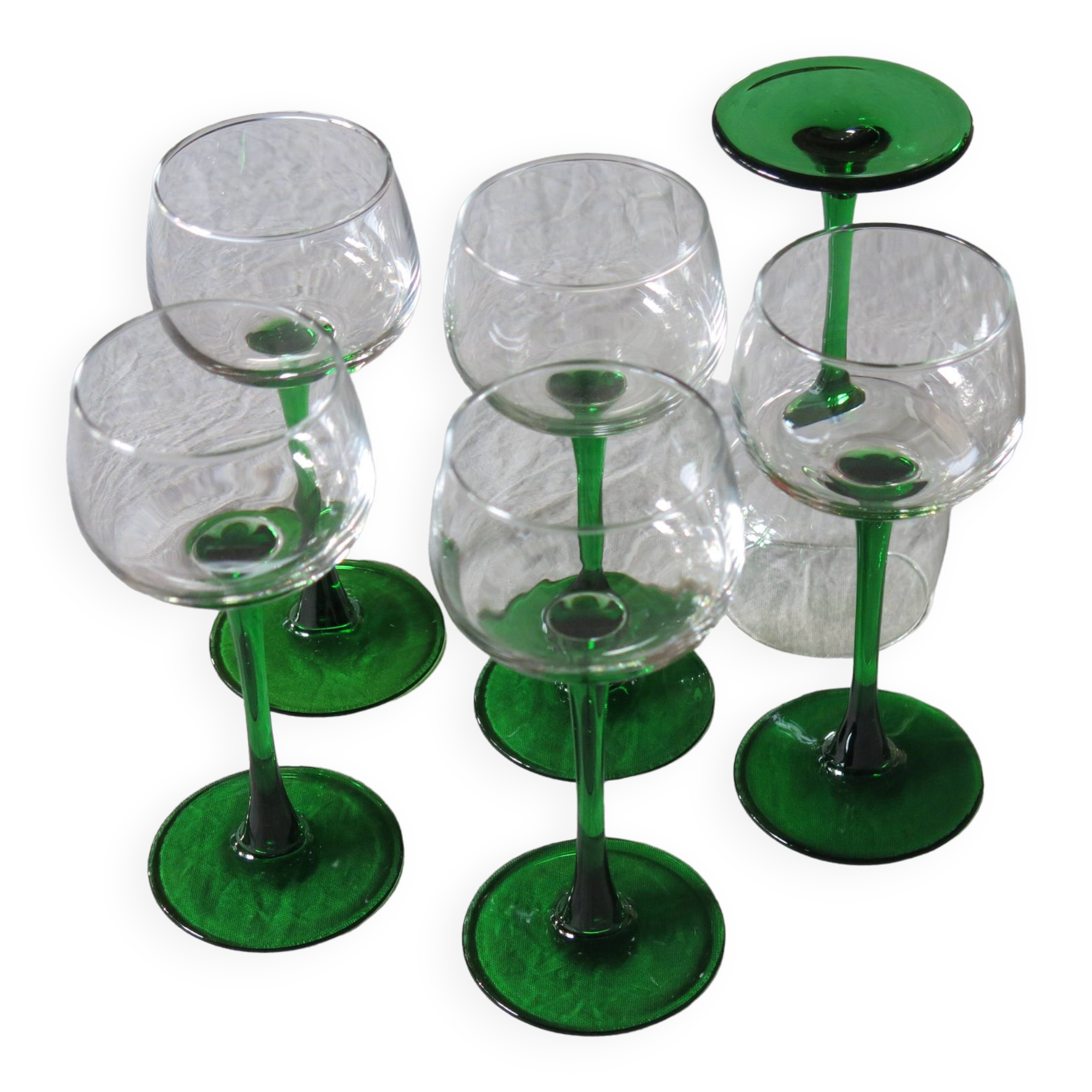 6 colored white wine glasses from Alsace in very good condition