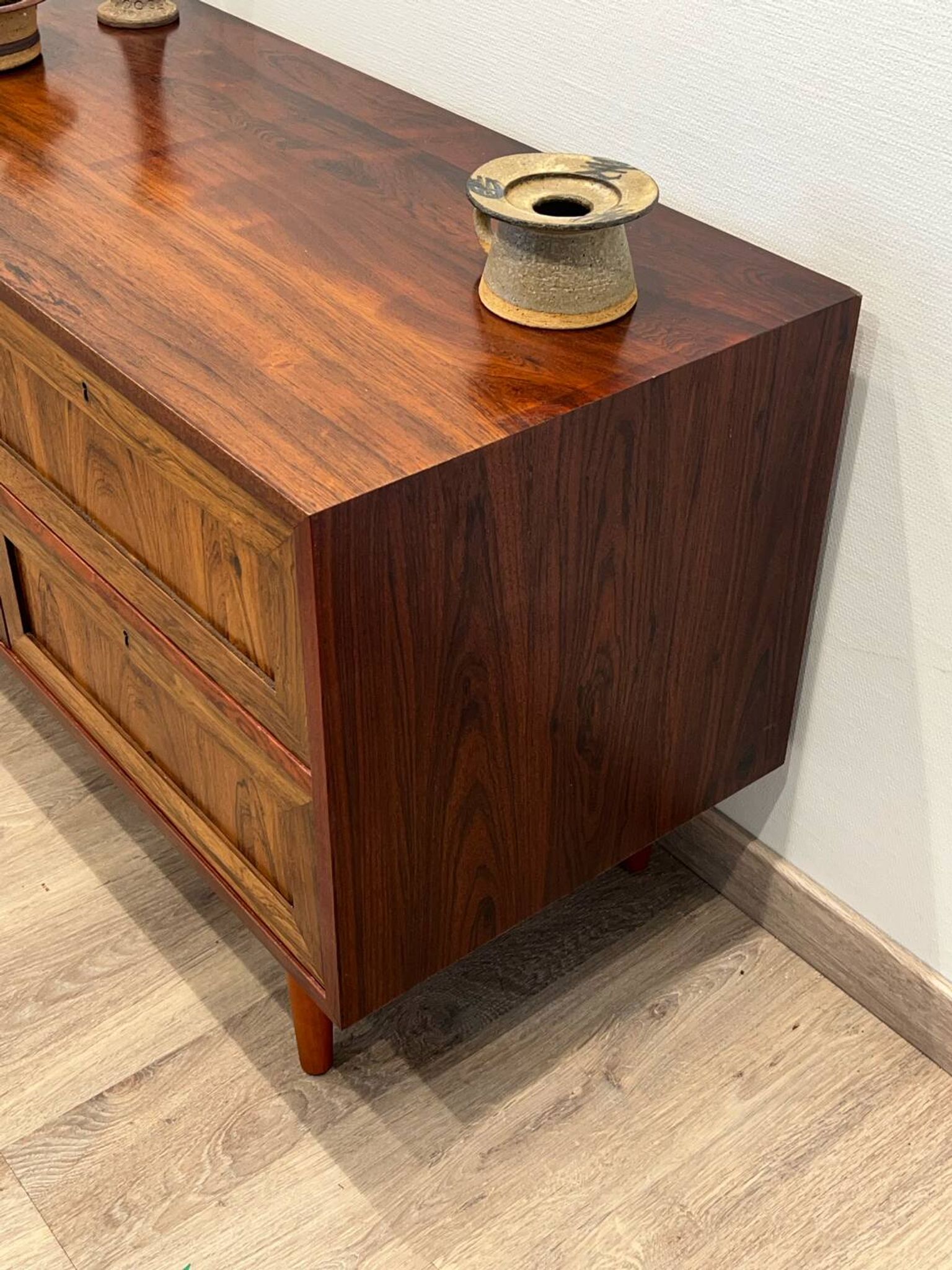 Meuble bas scandinave en palissandre de Rio