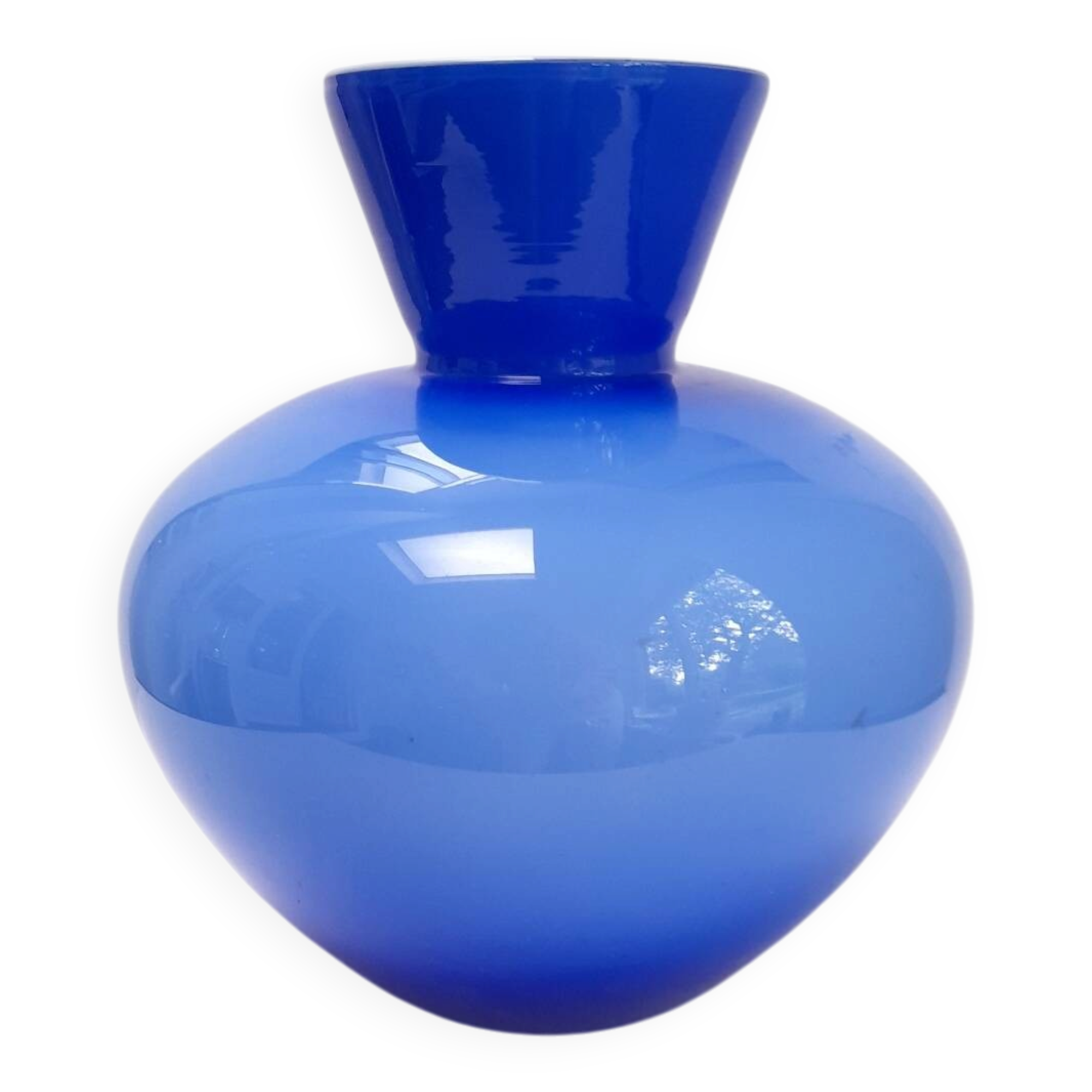 Large Italian vase in blue opaline.