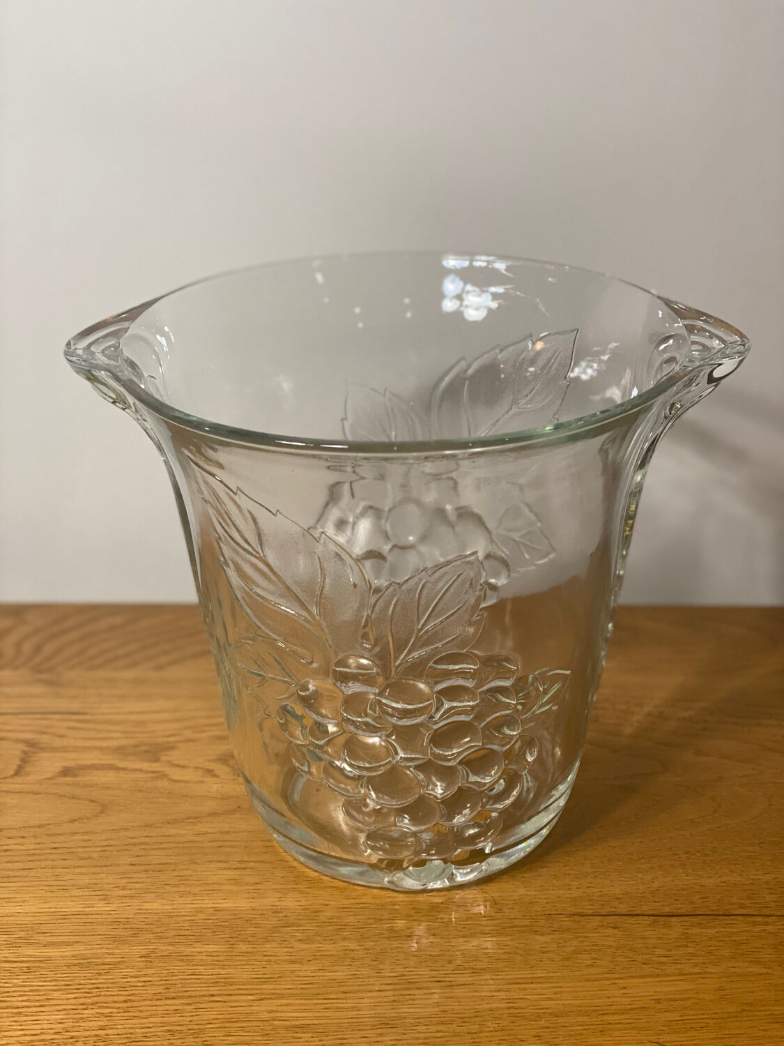 Glass ice bucket