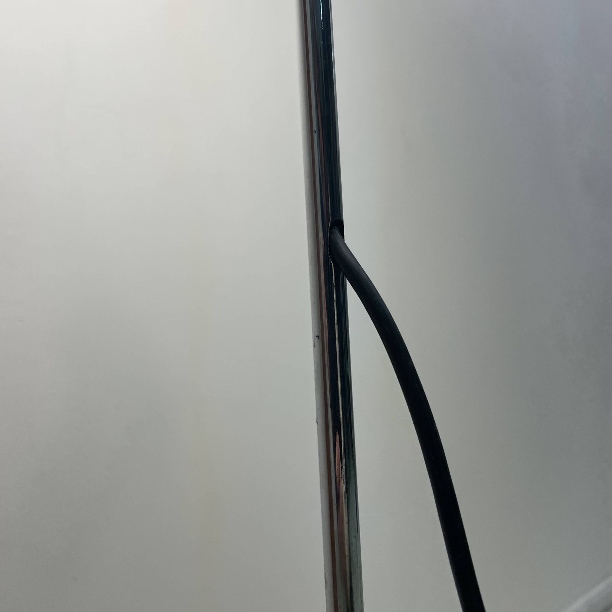 lampe de sol par Tito Agnoli pour O'luce