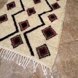 Petit tapis marocain Azilal, authentique tapis berbère vintage marocain