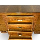 Buffet en noyer Art déco italien, de grande qualité.