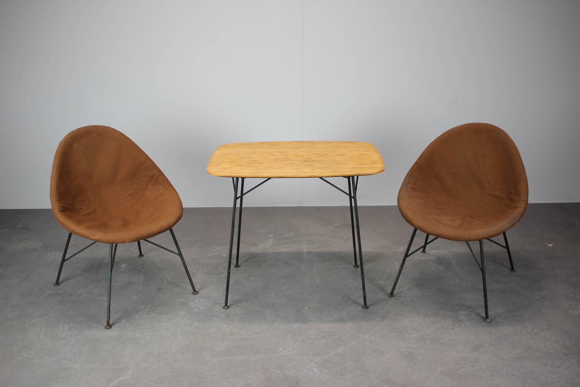 Mid-Century Italian Coffee Table and Two Chairs, 1960s