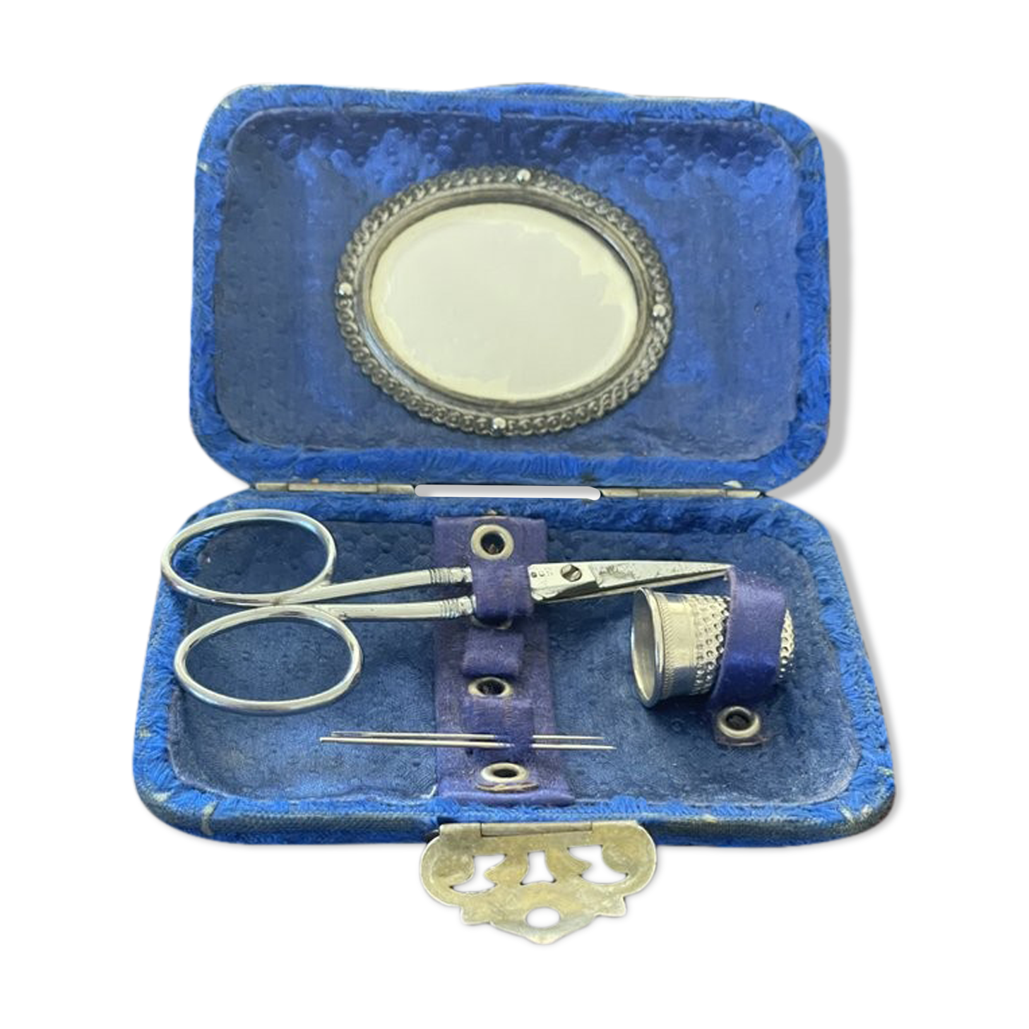 Vintage sewing kit