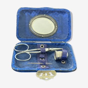 Vintage sewing kit