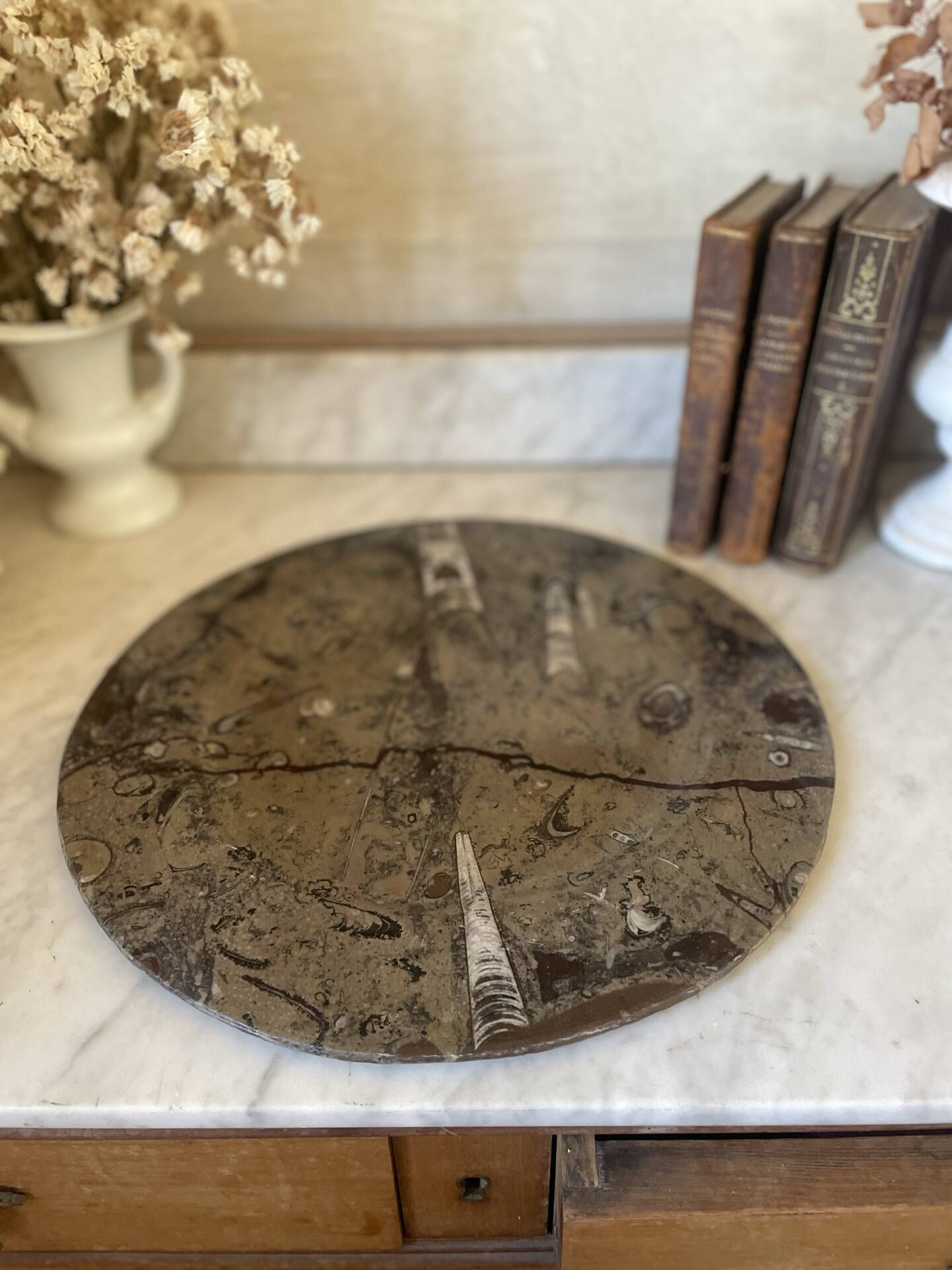 Round plate, fossil marble catch-all 35cm
