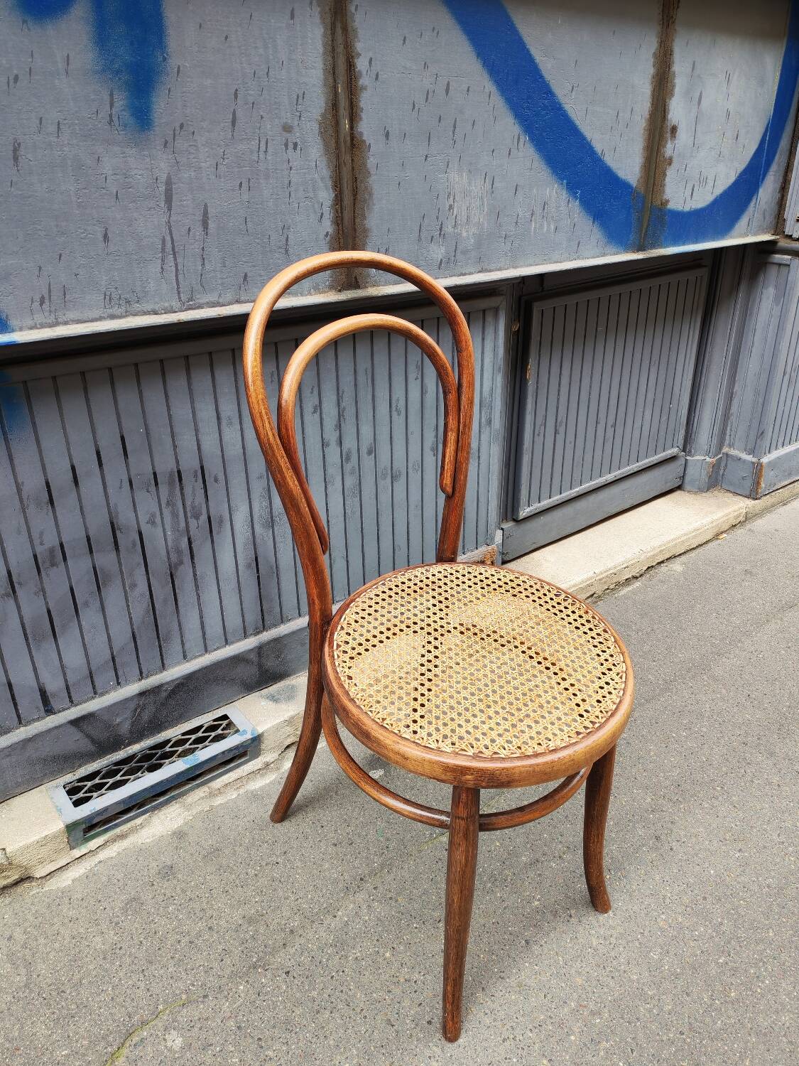 Vintage Fishel bistro chair in curved wood