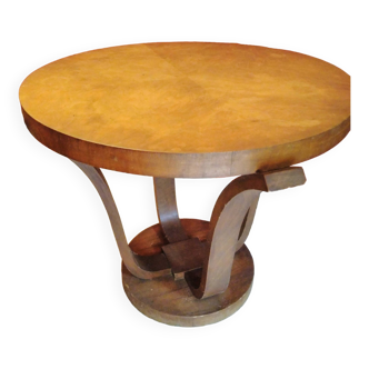 Pedestal table