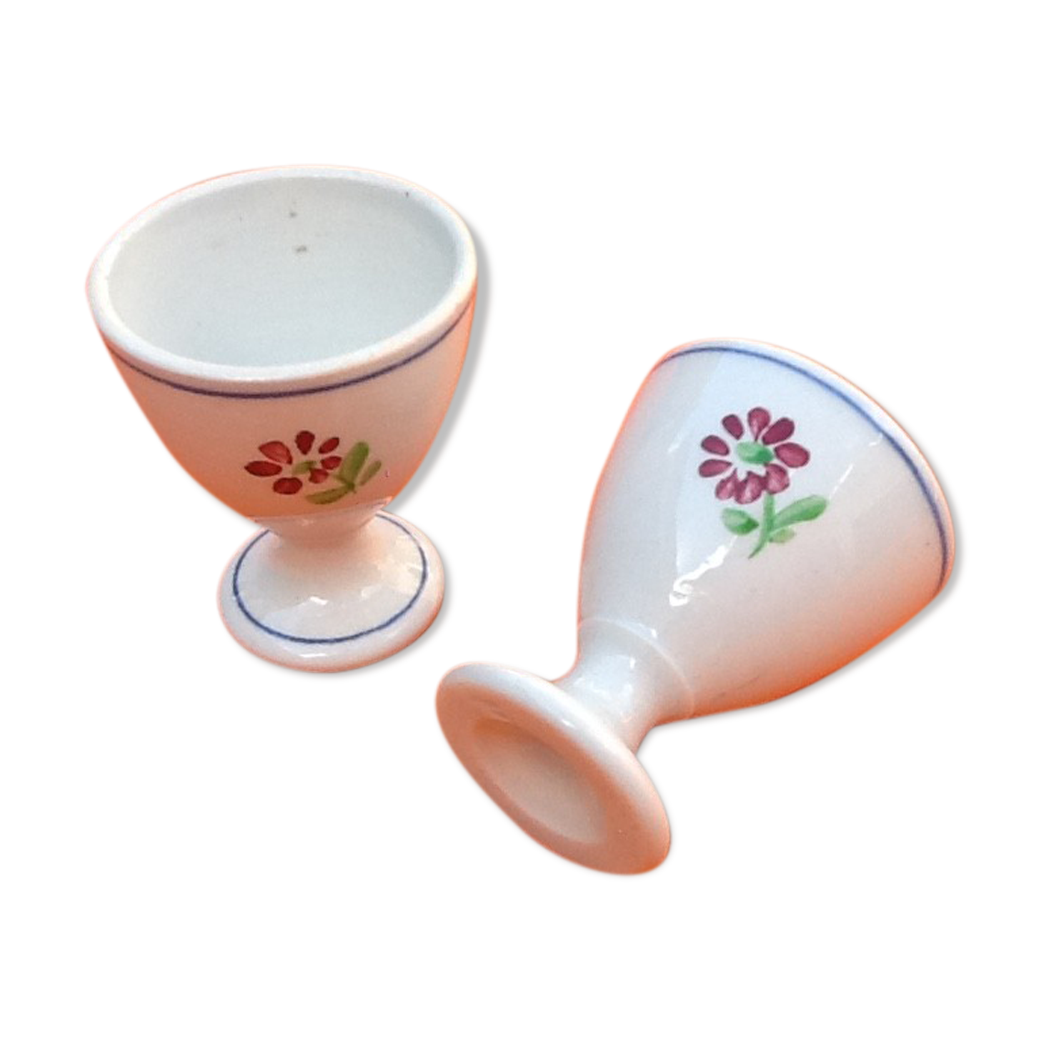 Duo de coquetiers  Porcelaine blanche à décor floral
