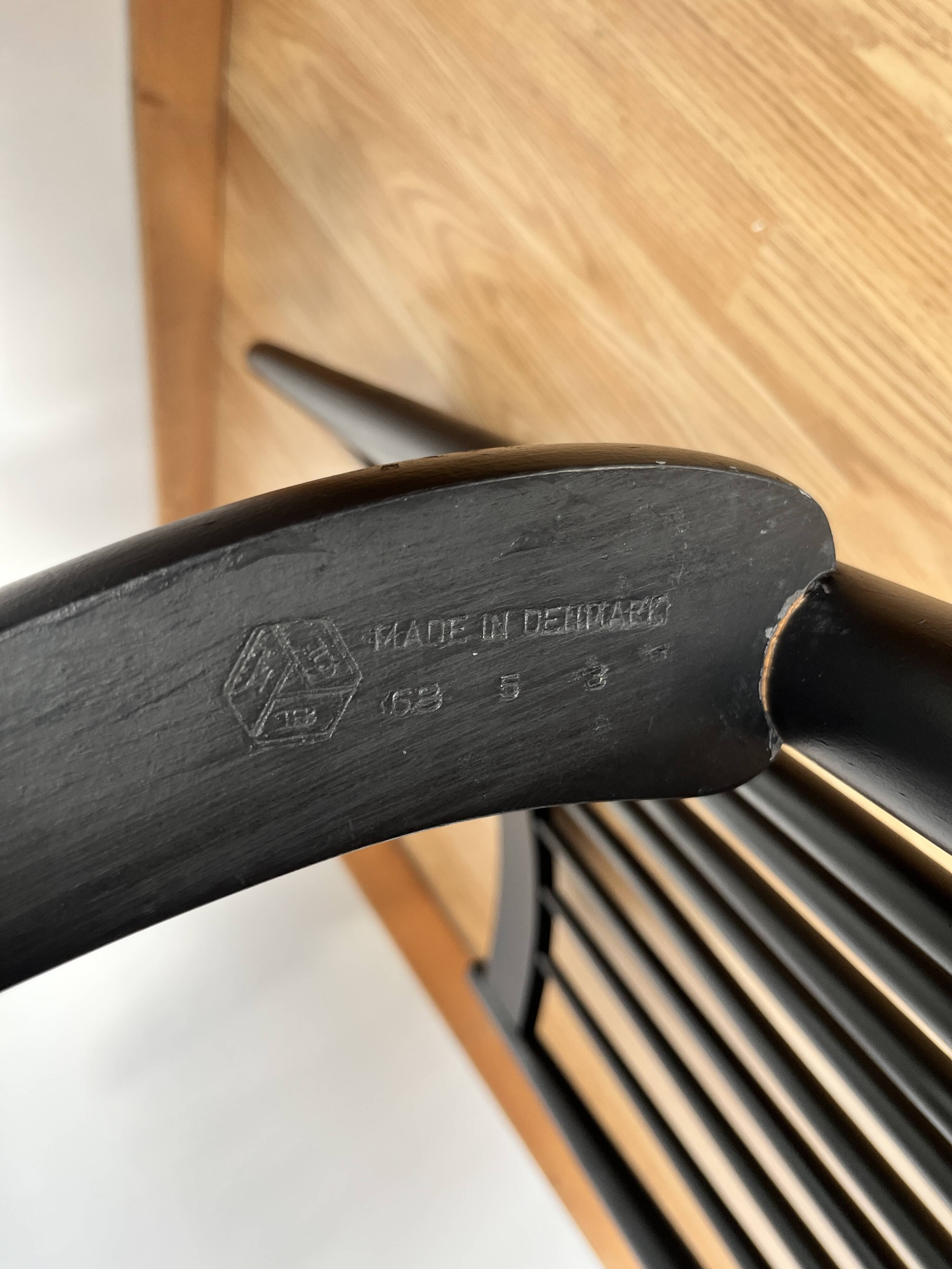 Rocking chair J16 Mobler Hans Wegner