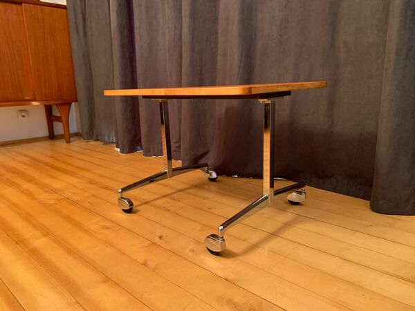 Table auxiliaire mobile, années 1970