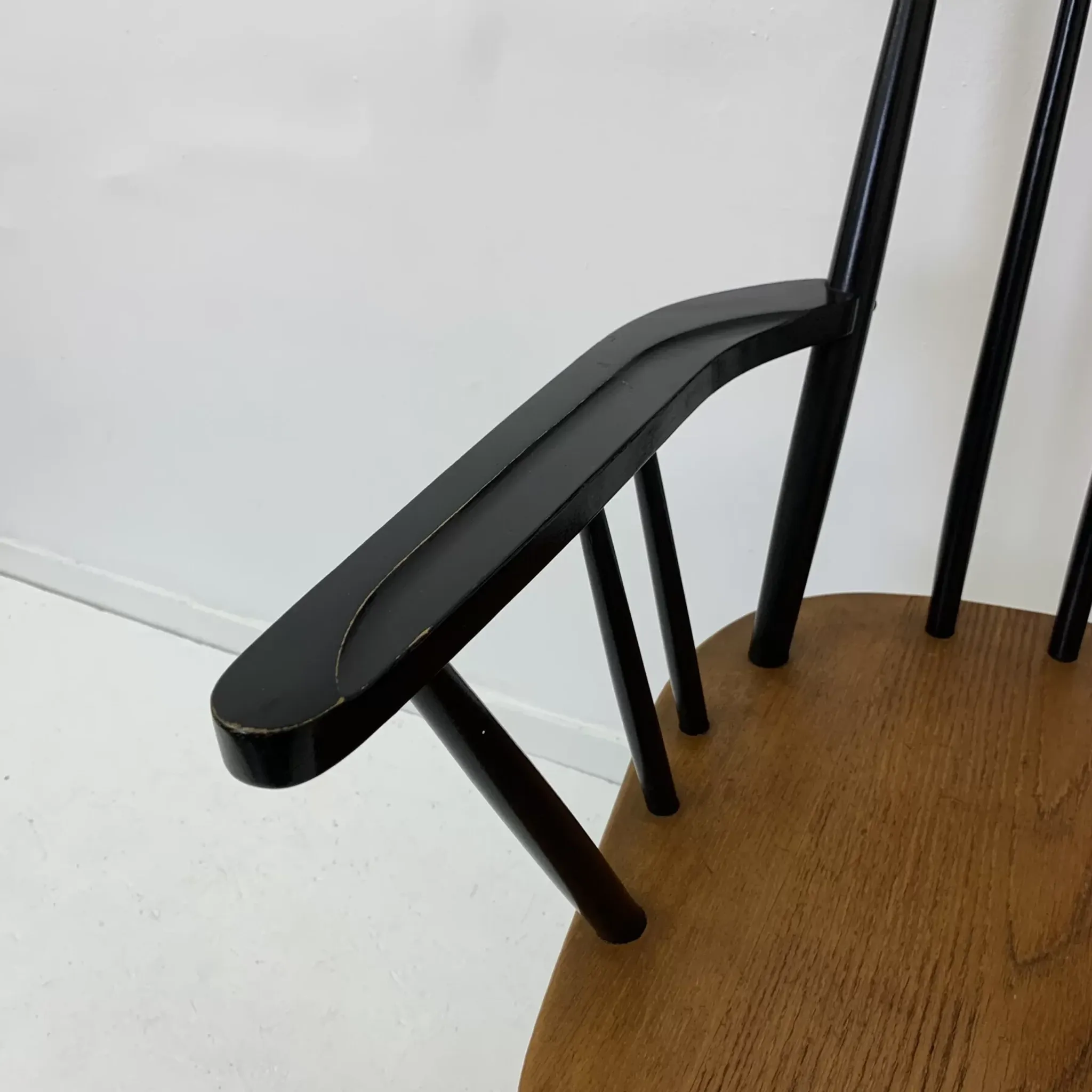 Chaise Ilmari Tapiovaara avec accoudoir, années 1960.
