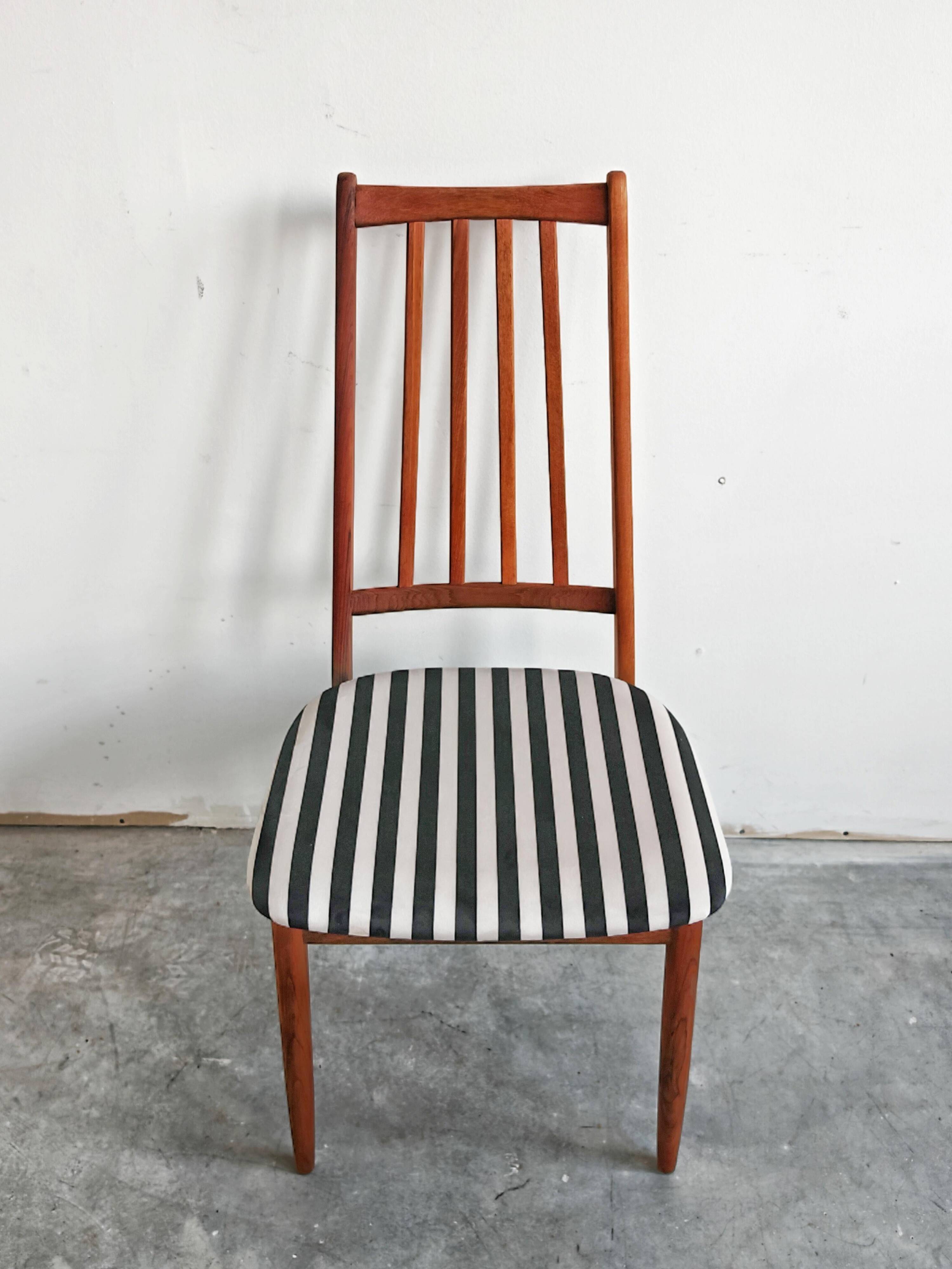 Ensemble de 4 chaises Mid-Century Modern en teck massif 1960