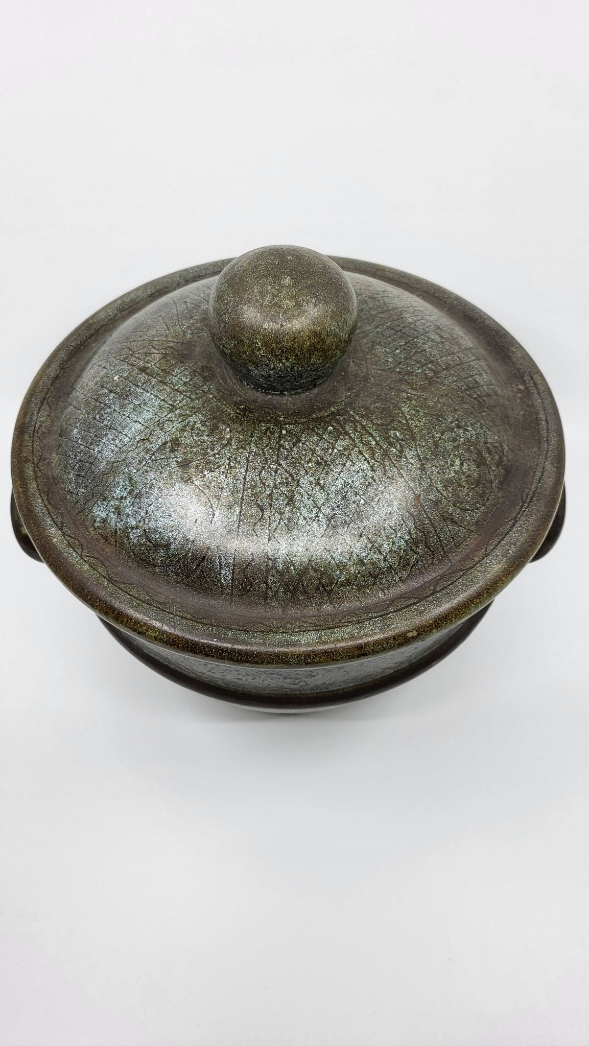 Soup tureen from La Grange Aux Potiers