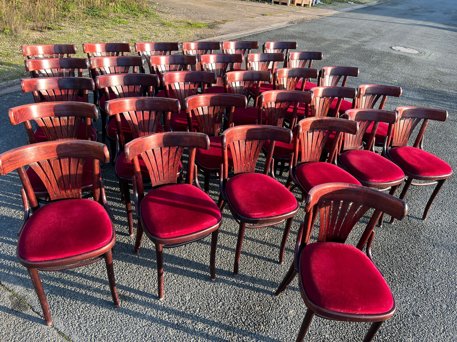 Set of 31 bistro chairs