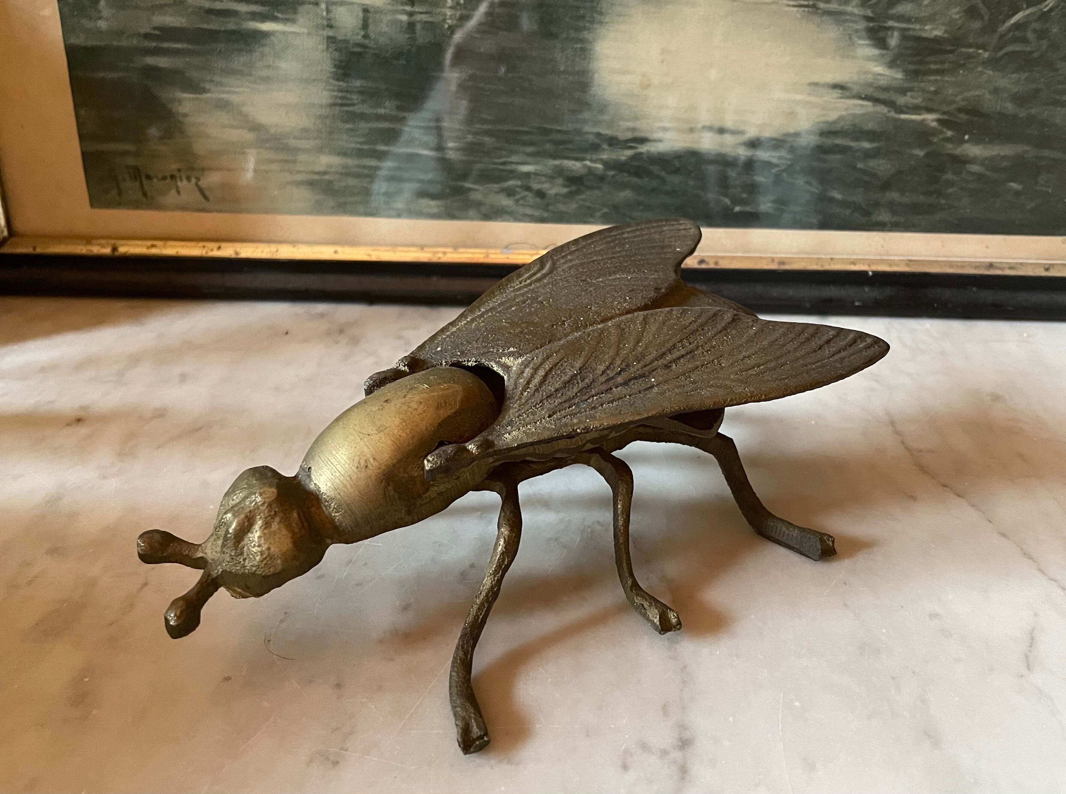 Golden metal insect ashtray