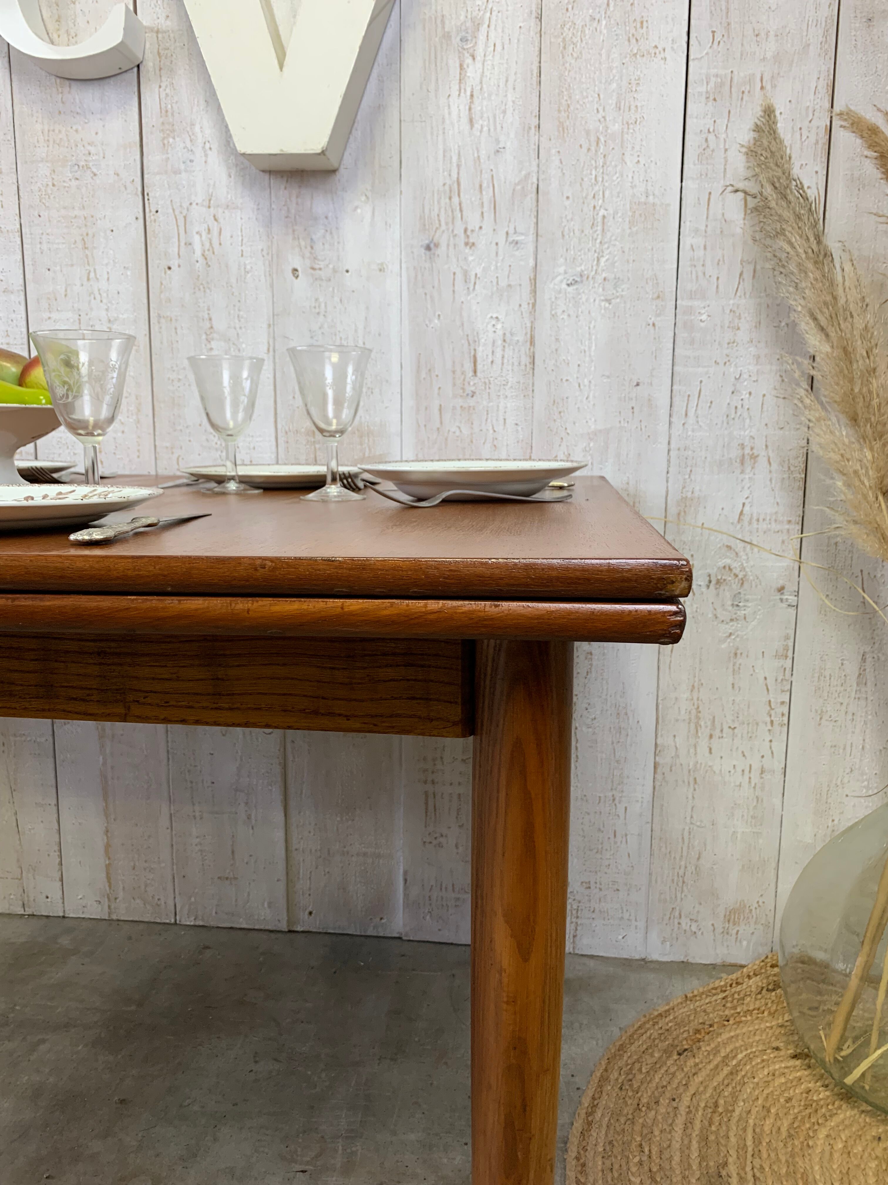 Vintage extendable table