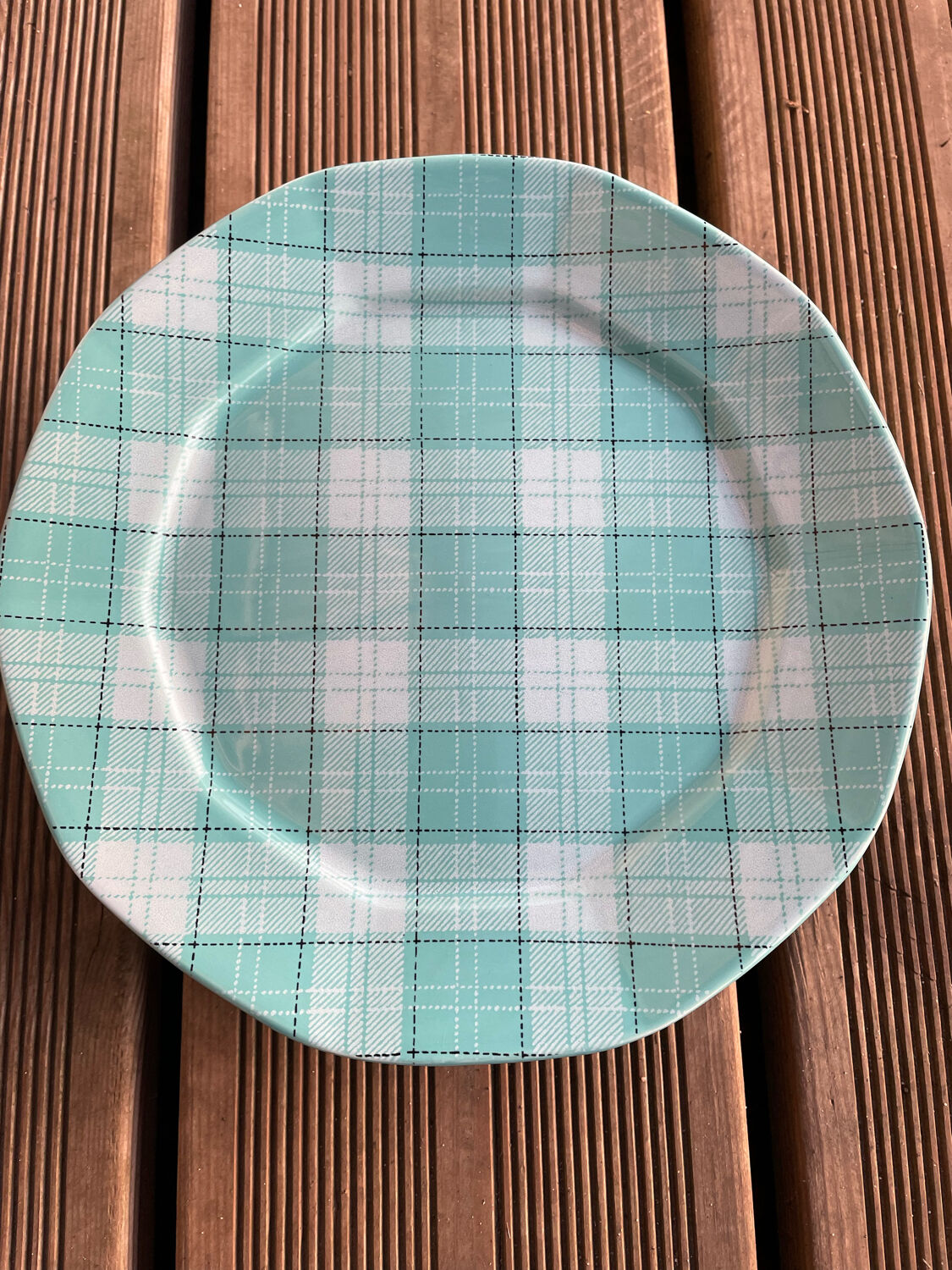 Saline dessert plates