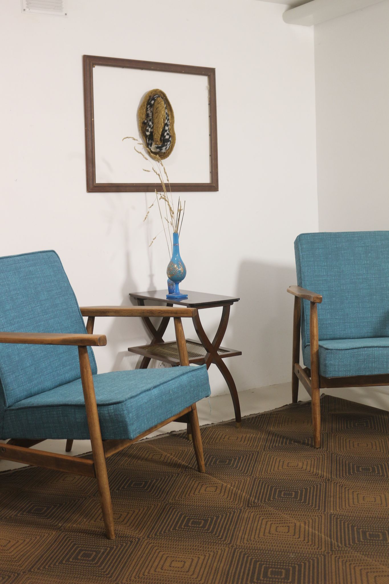Pair of armchairs Henryk lily 300-190s 1970