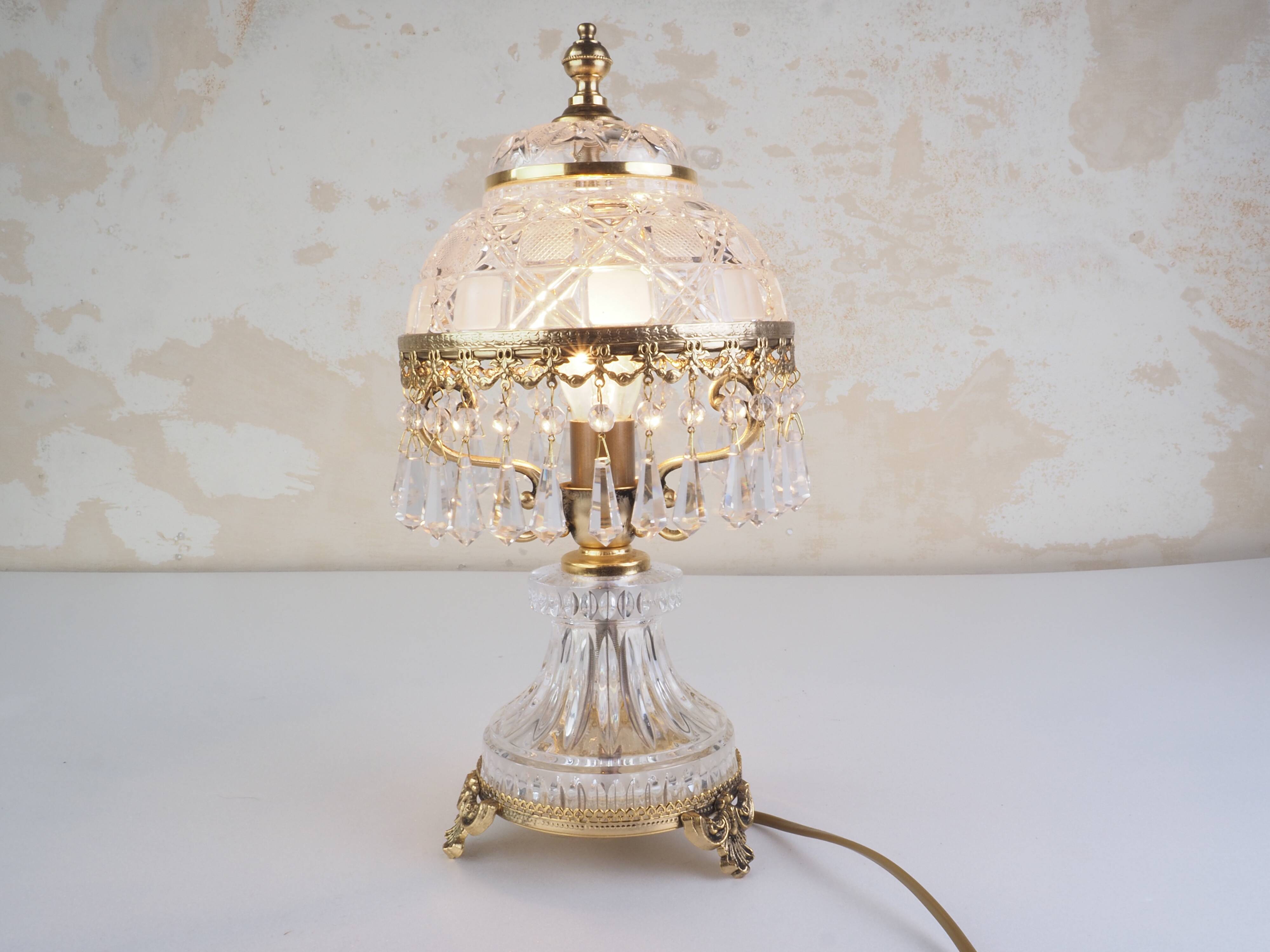 Crystal lamp with tassels