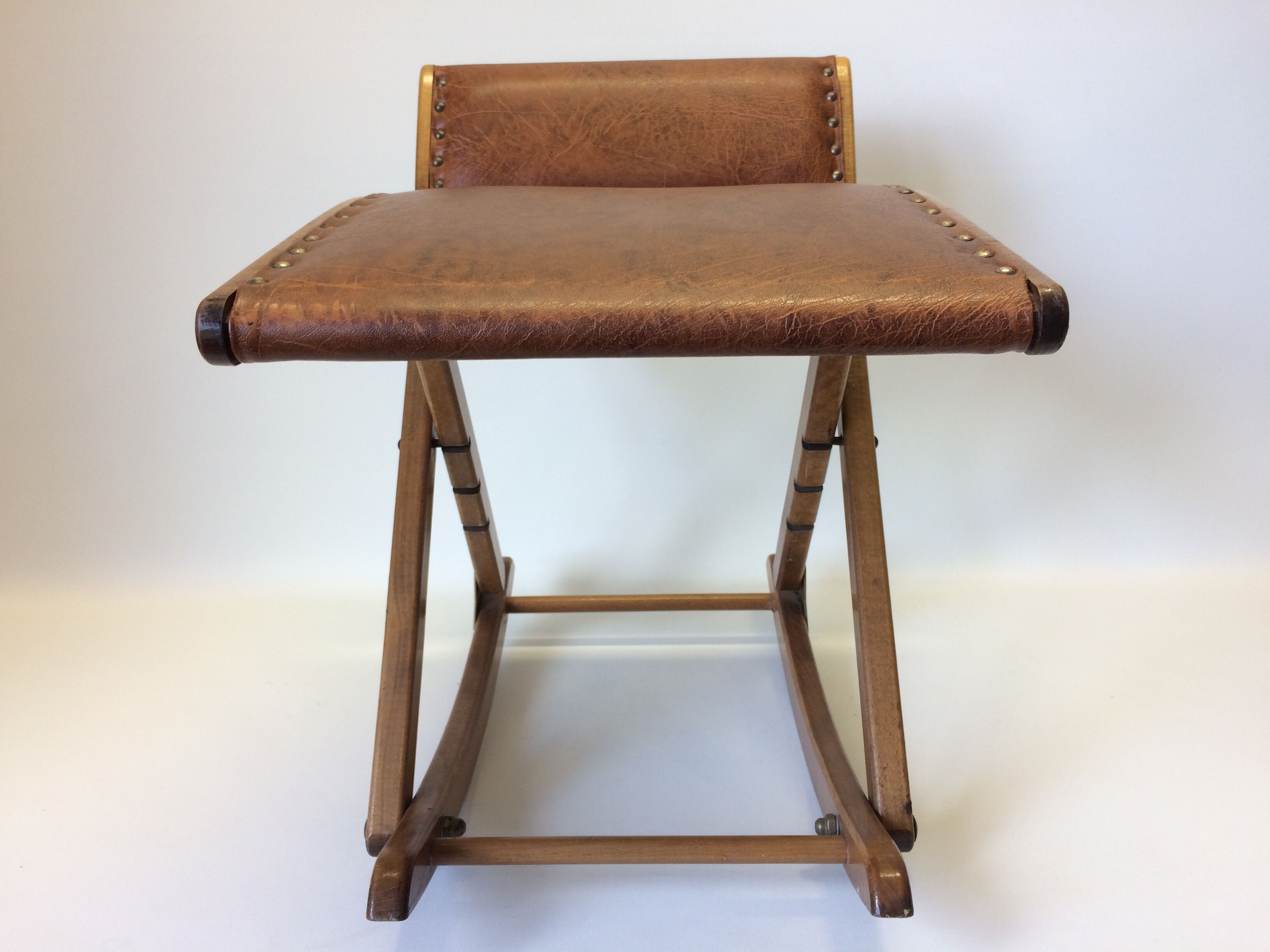 Rest feet in medium wood and leather "Mayer"