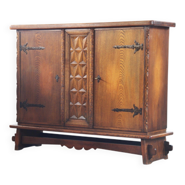Cabinet en chêne de style baroque brutaliste danois vintage des années 1960