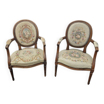 Chaises médaillon