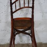 Antique bistro chair in turned wood from the early 20th century