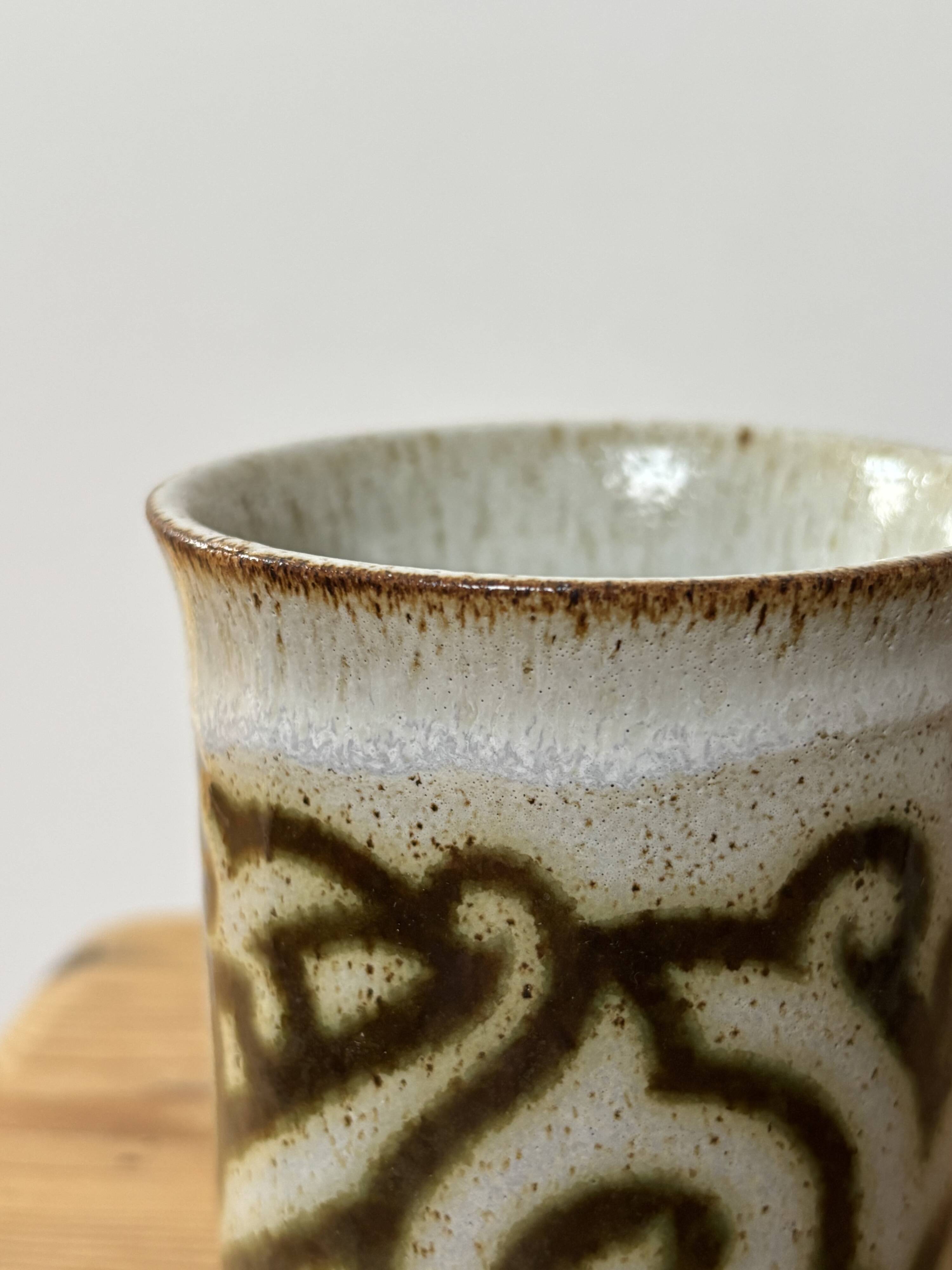 2 vintage Ducan ceramics glazed stoneware mugs