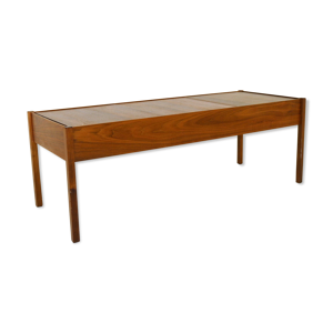 Banc minimaliste en noyer