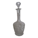 Etched glass whisky bottle decanter with faceted stopper