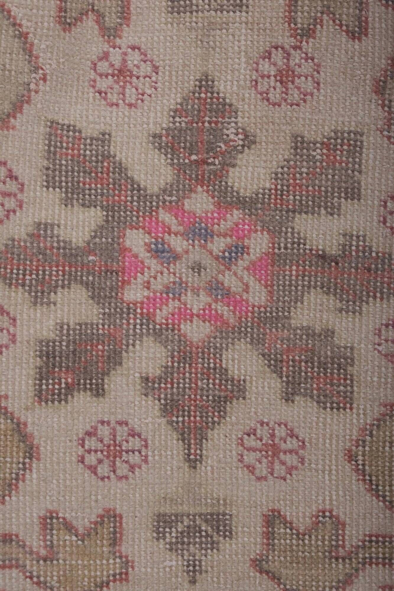 Vintage handmade Turkish rug 135x225 cm