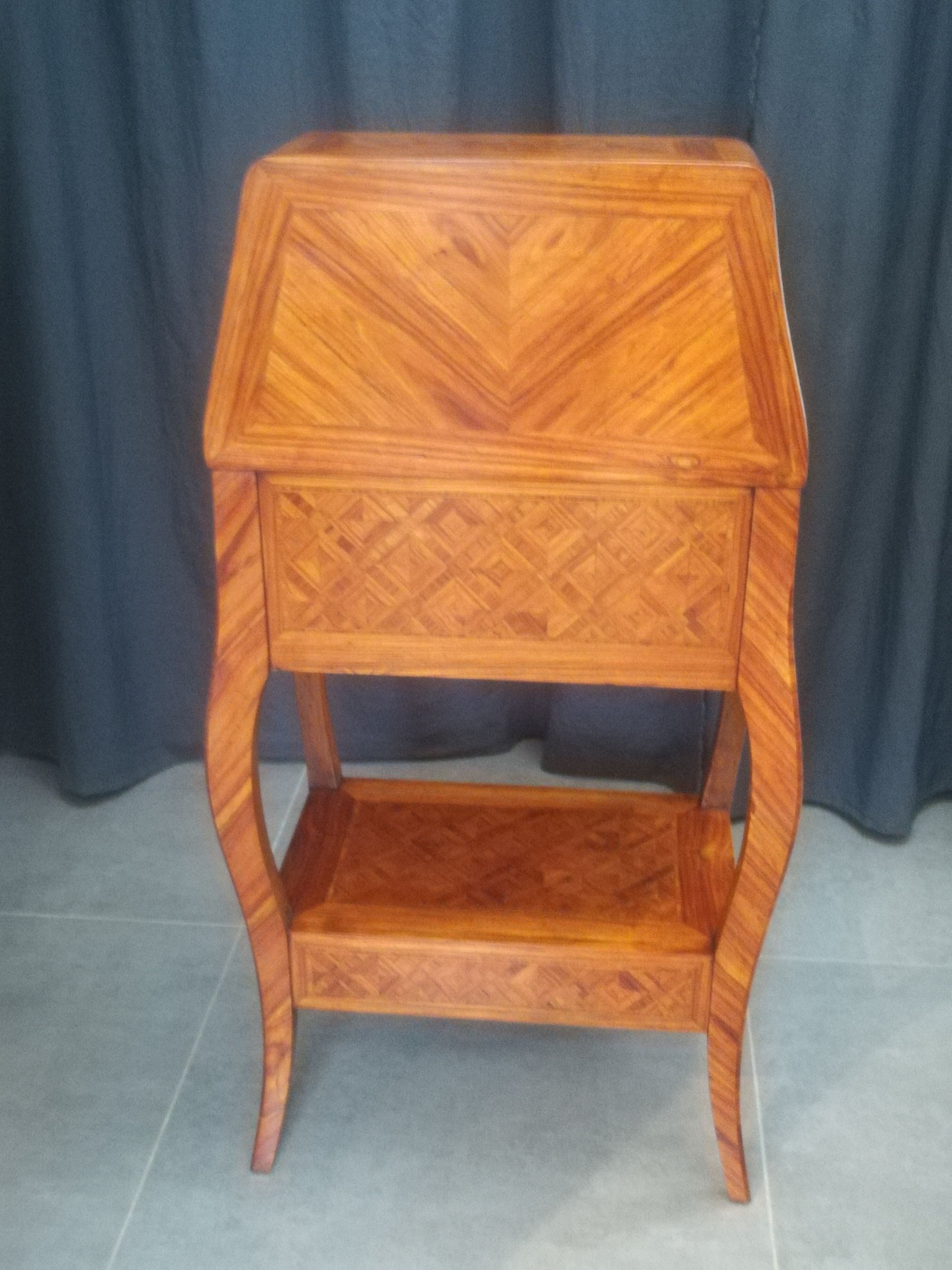 Lady's secretary in marquetry