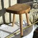 Tabouret bois sculpté tripode déco