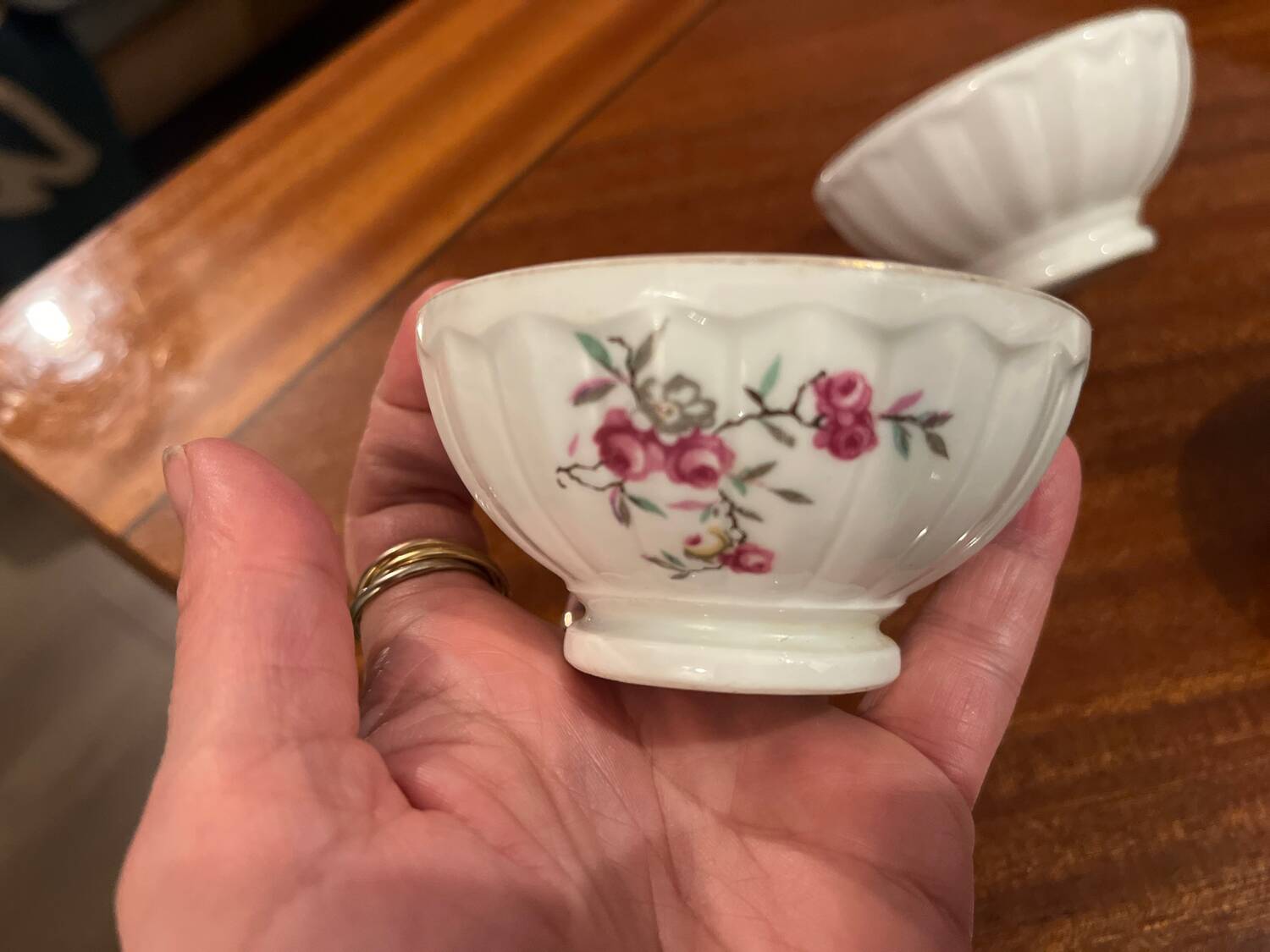 Lot of mini vintage porcelain bowls