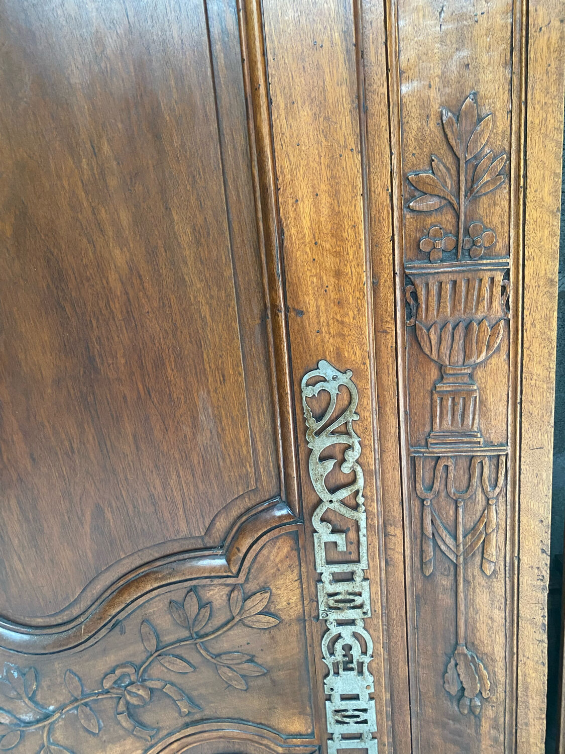 Pair of doors walnut 18th