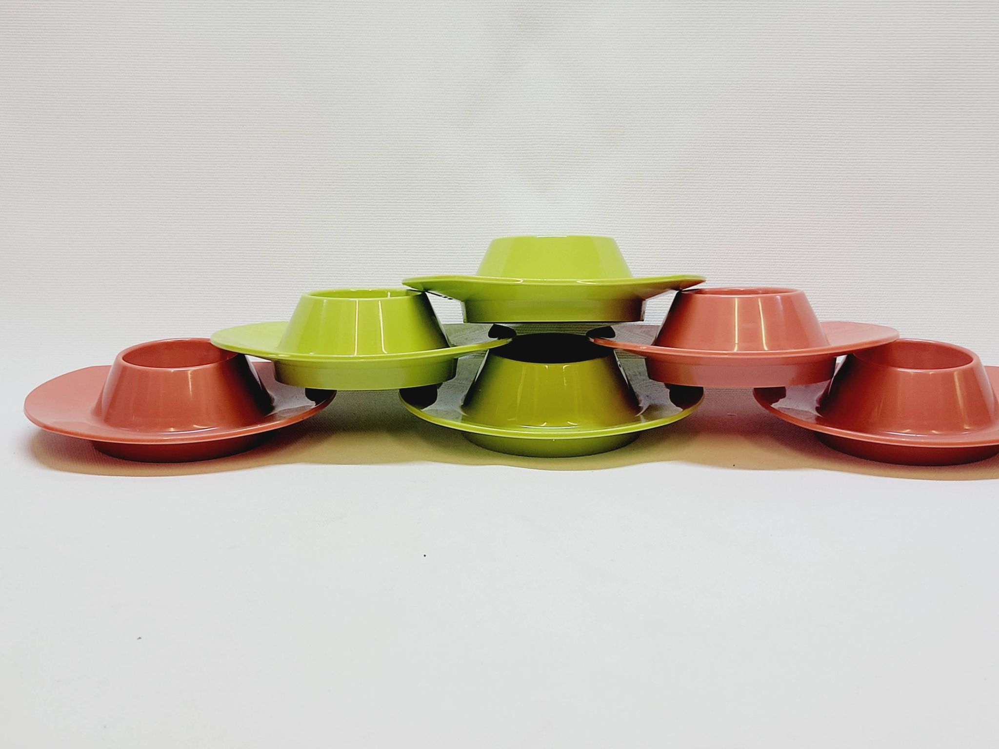 6 vintage plastic egg cups 1960s Schumm Plastic Style new in box