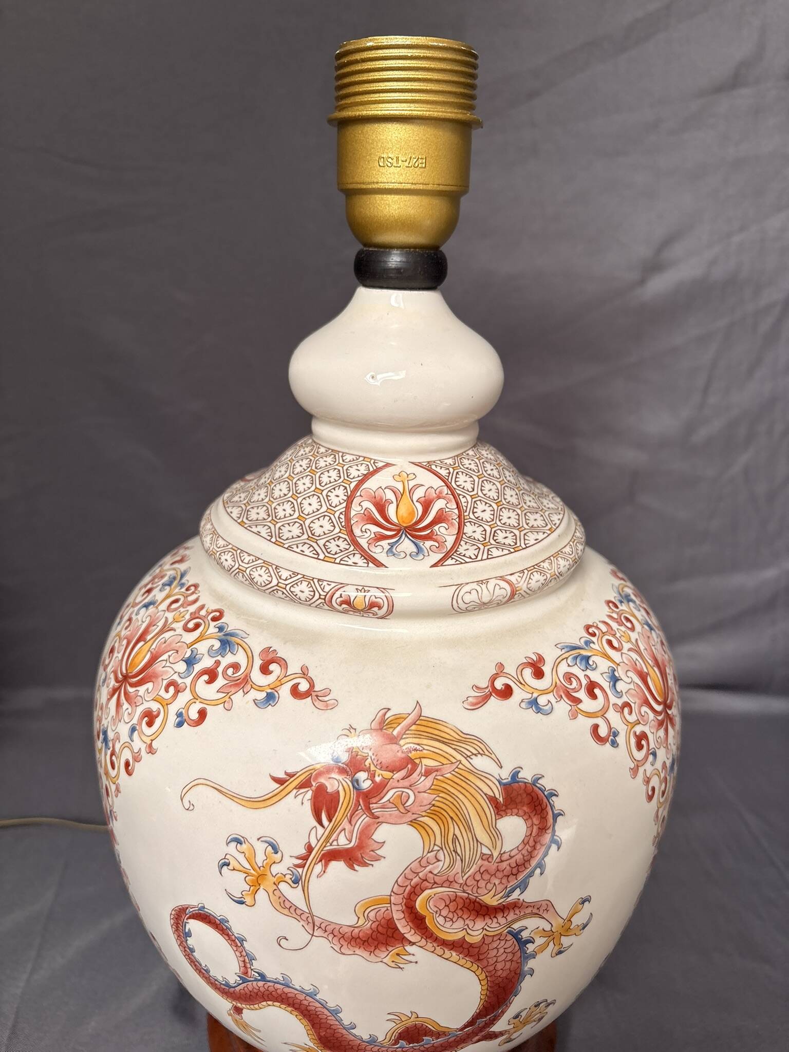 Ancient Dragon Imperial Red Porcelain Lamp Base China 37cm