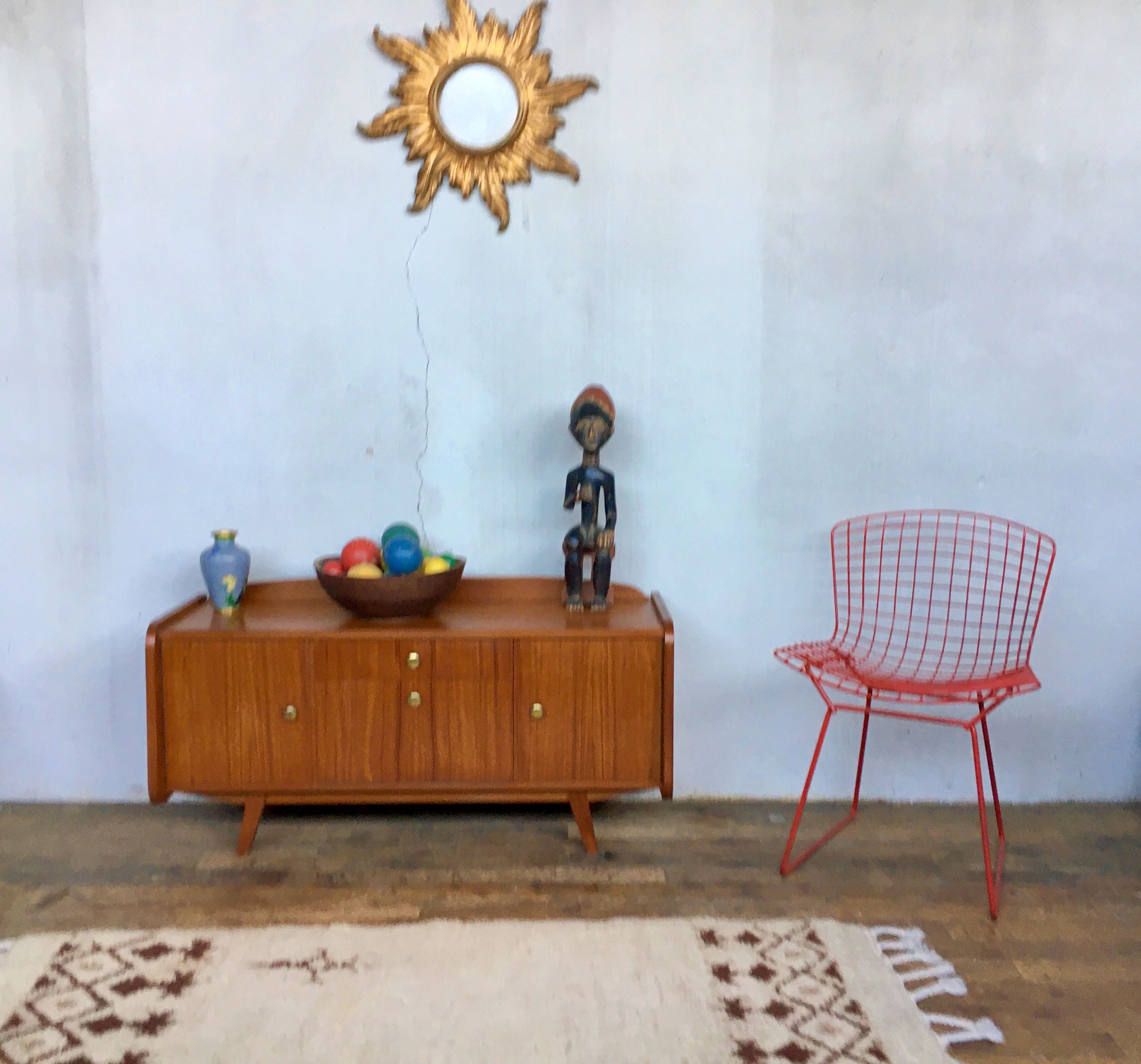 Hifi tv stand enfilade Scandinavian style 1960 vintage teak feet compass