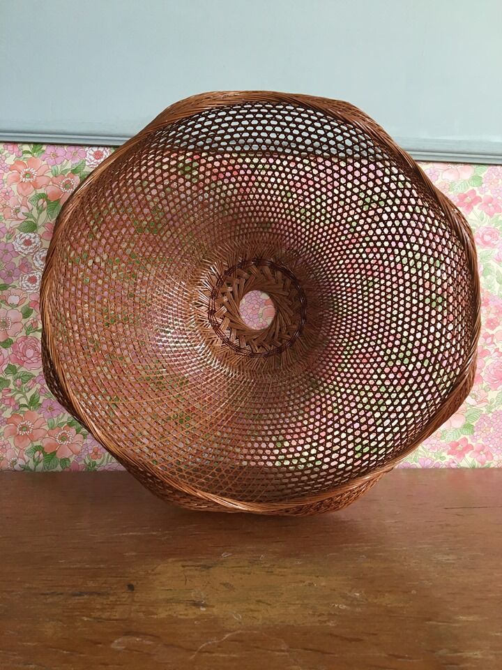 Flower lampshade in canning