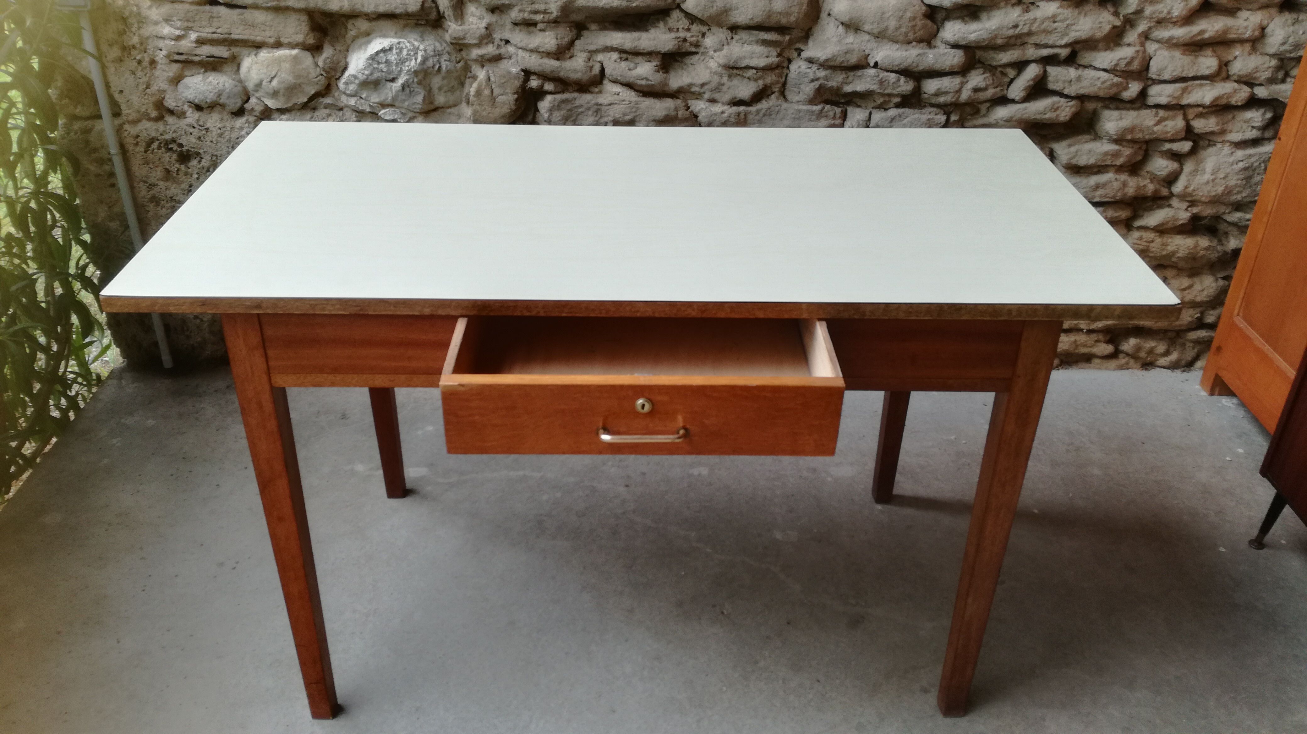 Vintage table wood and formica
