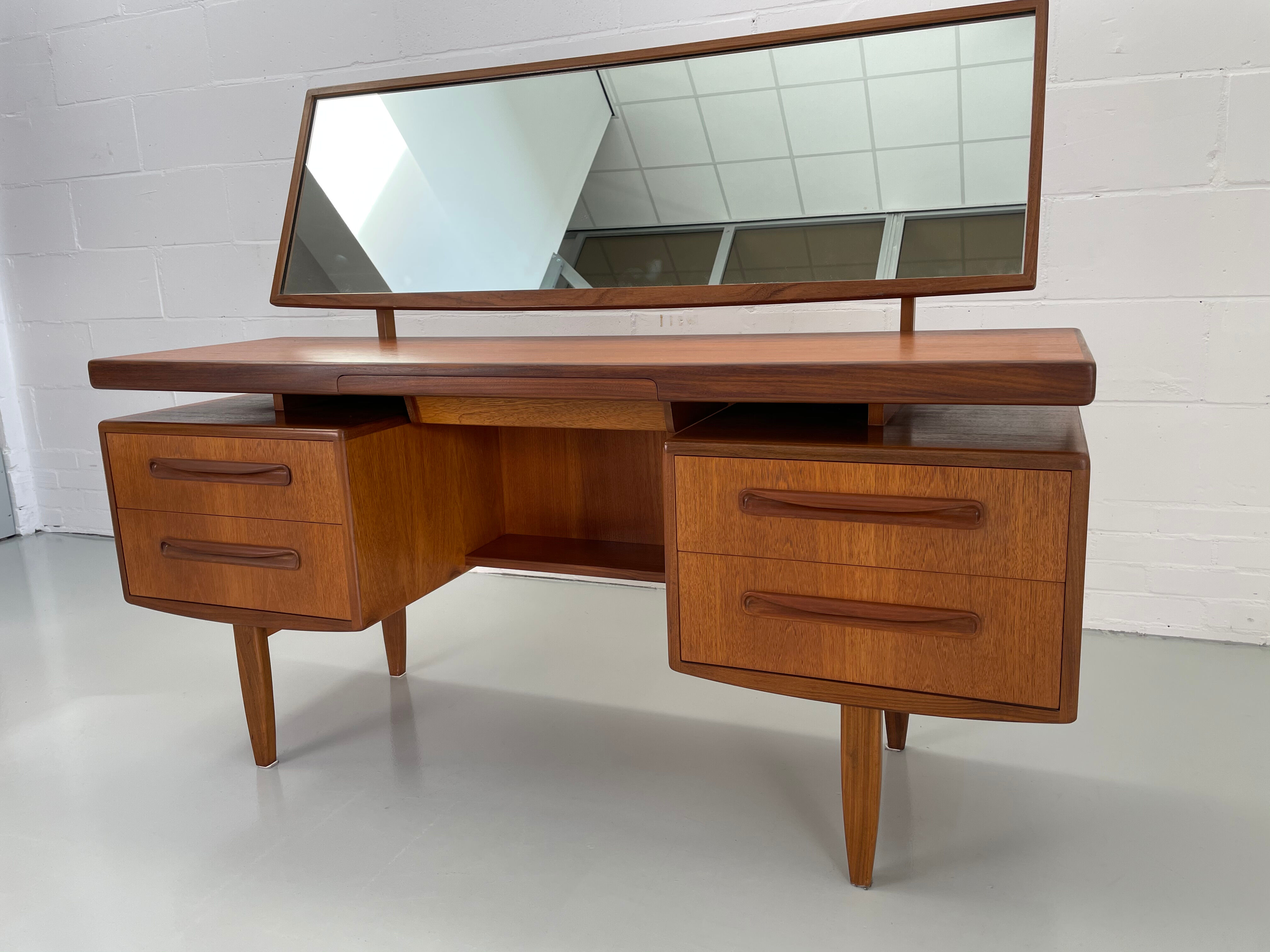 G-Plan dressing table by V.Wilkins