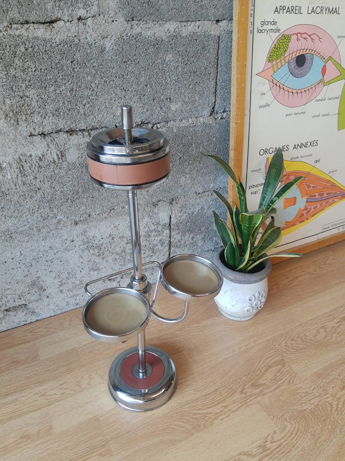 Ashtray on foot 70s -vintage