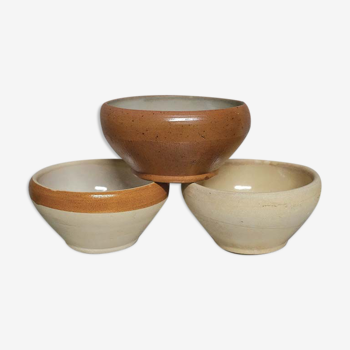 Set of 3 small stoneware salad bowls