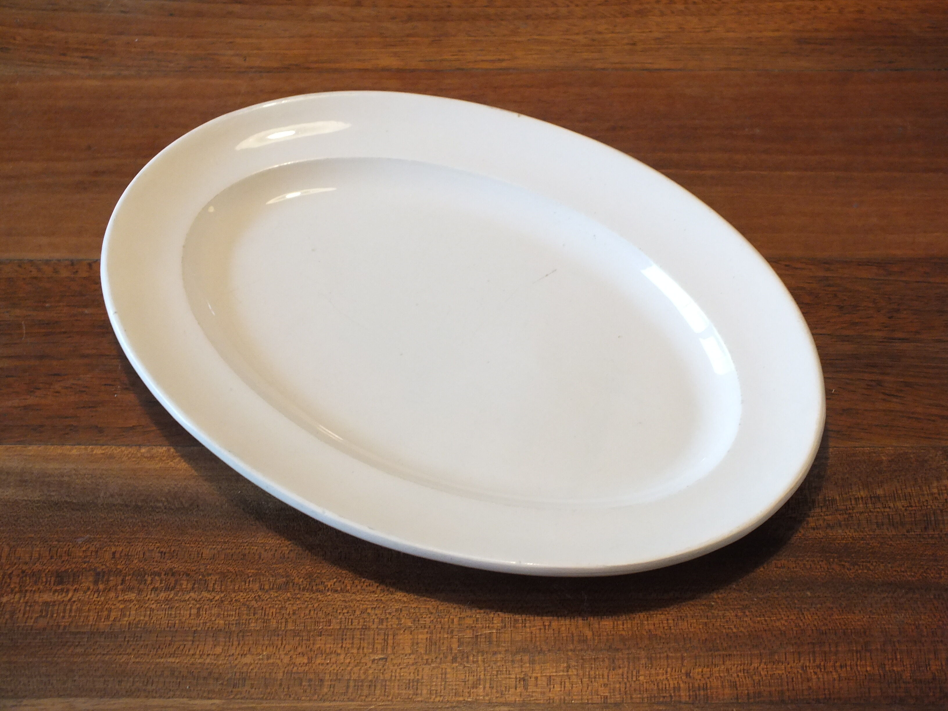 White oval dish Gien Geoffroy & Cie circa 1870