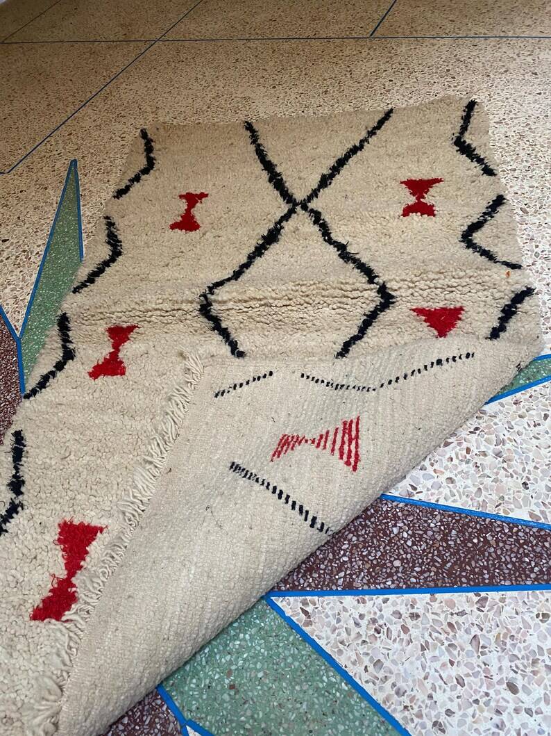 Moroccan Berber rug decorated 250cmx150cm