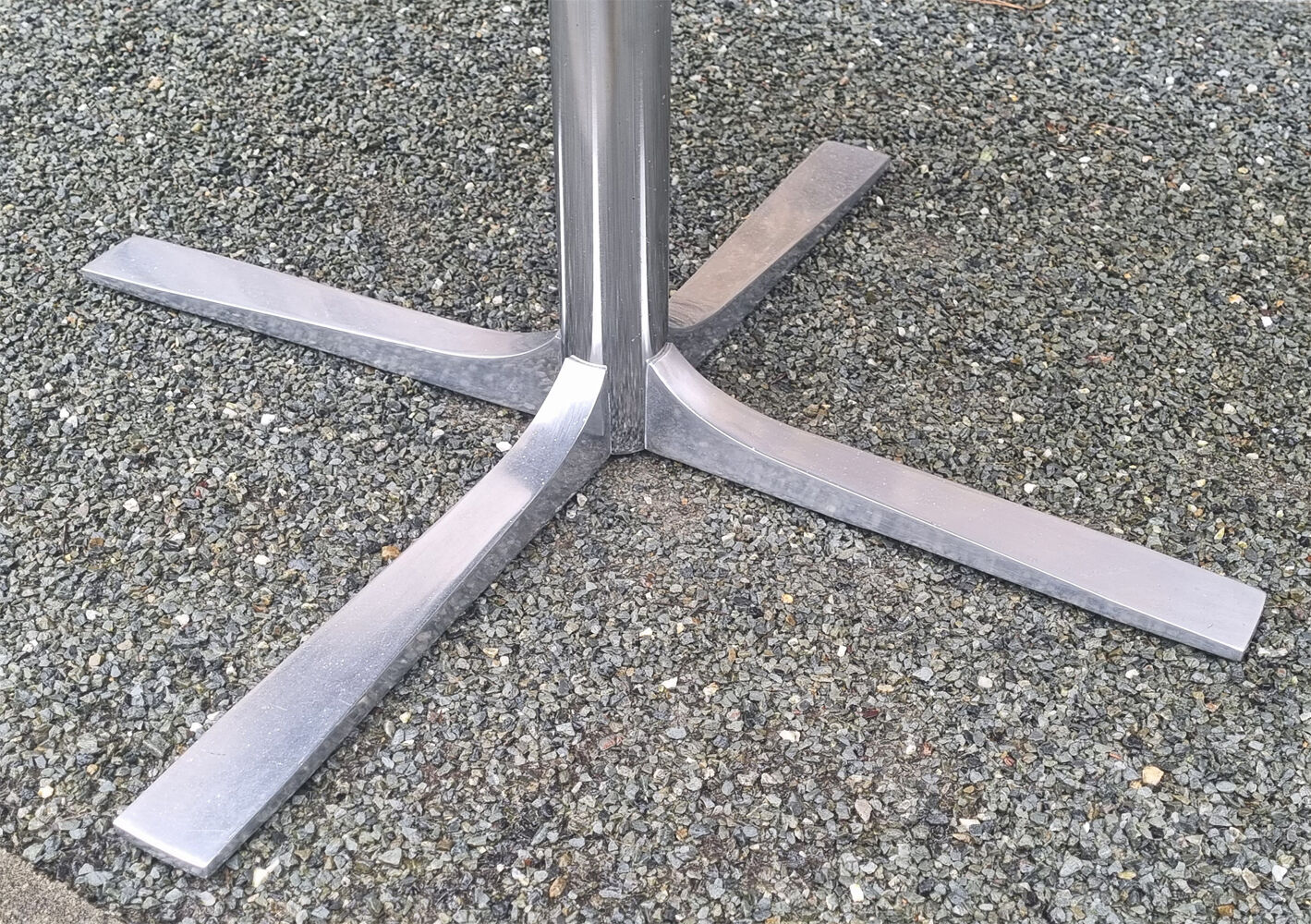 Round table in white formica, retractable, vintage, Collomb creation, 70s